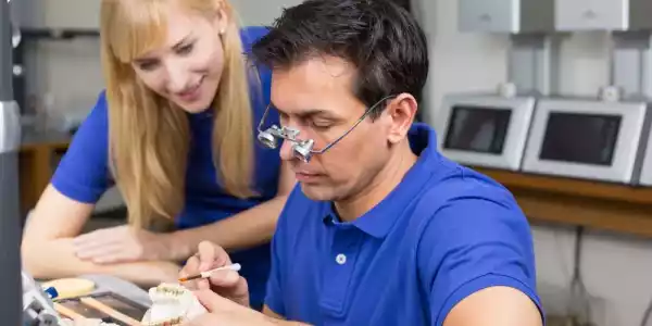 Stellenangebote für Zahntechniker